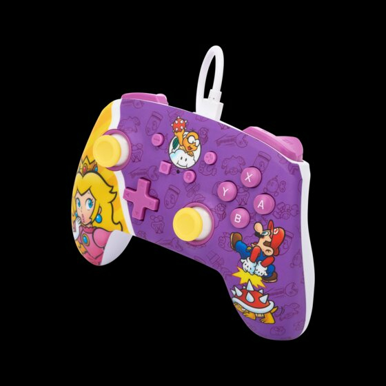 Mando morado de Super Mario con la princesa Peach, Mario y joysticks amarillos sobre fondo negro.