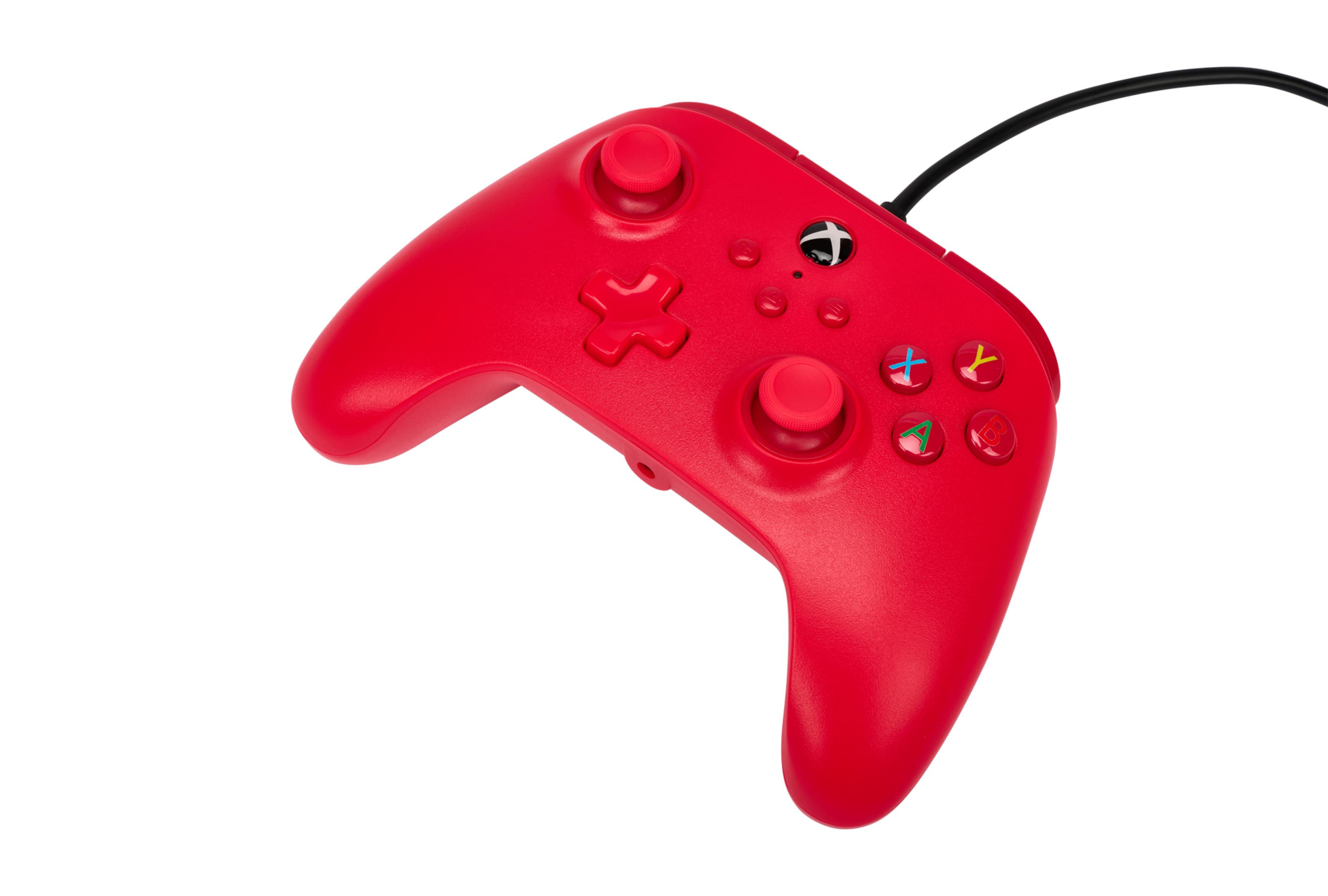 Ein leuchtend roter kabelgebundener Videospiel-Controller vor einem weißen Hintergrund.