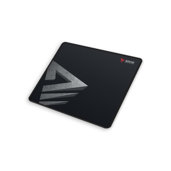 Un tappetino per mouse nero con logo grigio a sinistra e marchio rosso a destra.