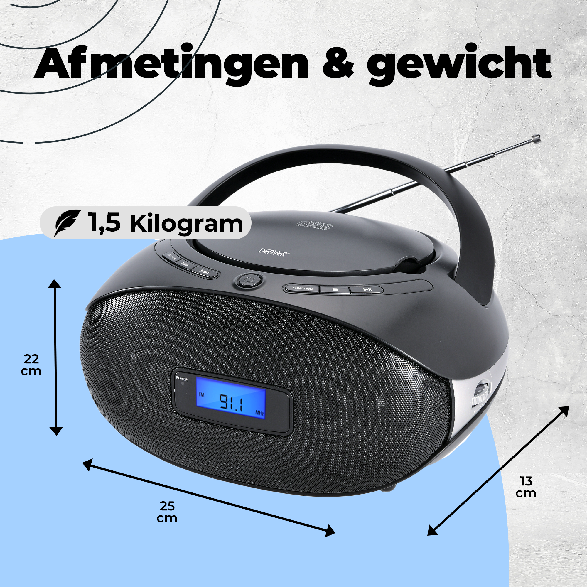 Radio nera Denver con maniglia, schermo LCD blu ed etichette delle dimensioni in centimetri e chilogrammi.