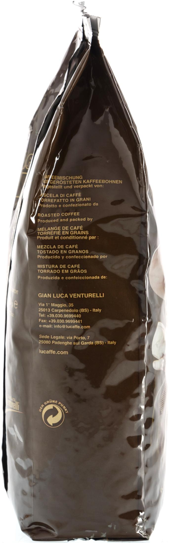 Glänzender brauner Kaffeesack mit Textdetails, italienischer Adresse und Recycling-Logo.