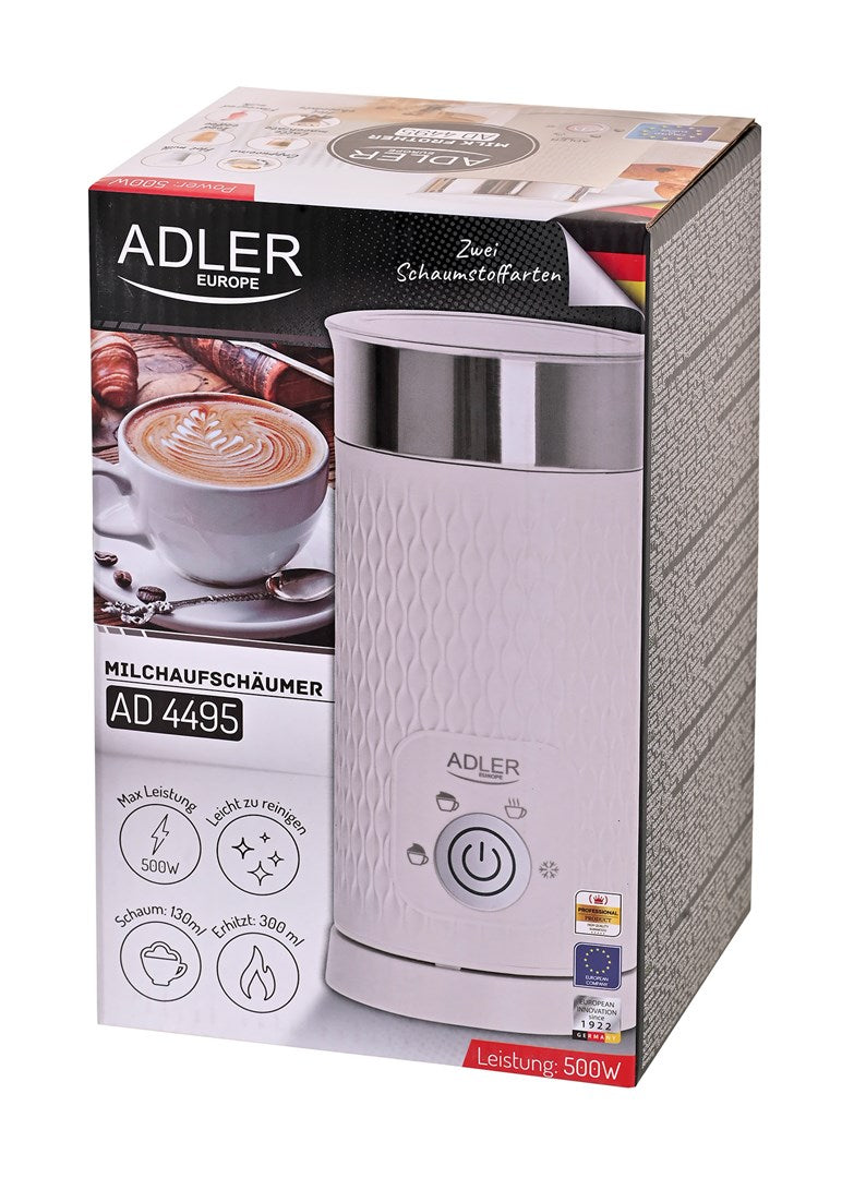 Scatola di imballaggio di un montalatte bianco Adler con tazza di caffè e dettagli.