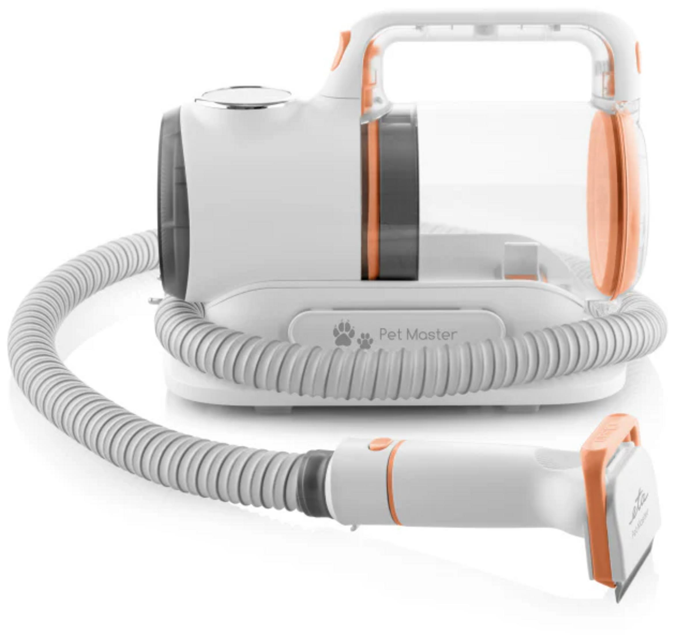 Un aspirapolvere per toelettatura Pet Master bianco e arancione con tubo e spazzola su sfondo bianco.