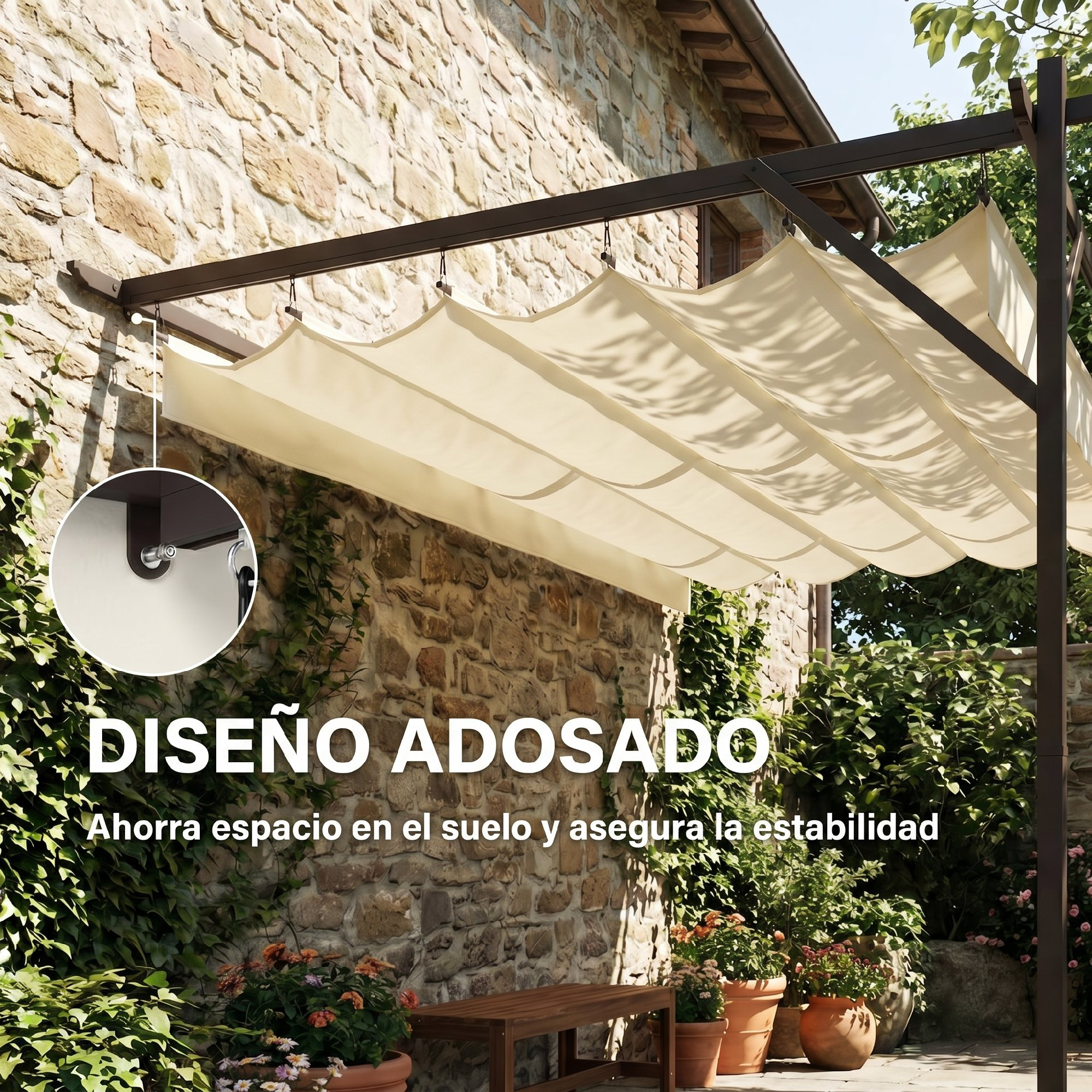 Pergola a parete con tenda beige retrattile contro un muro in pietra.