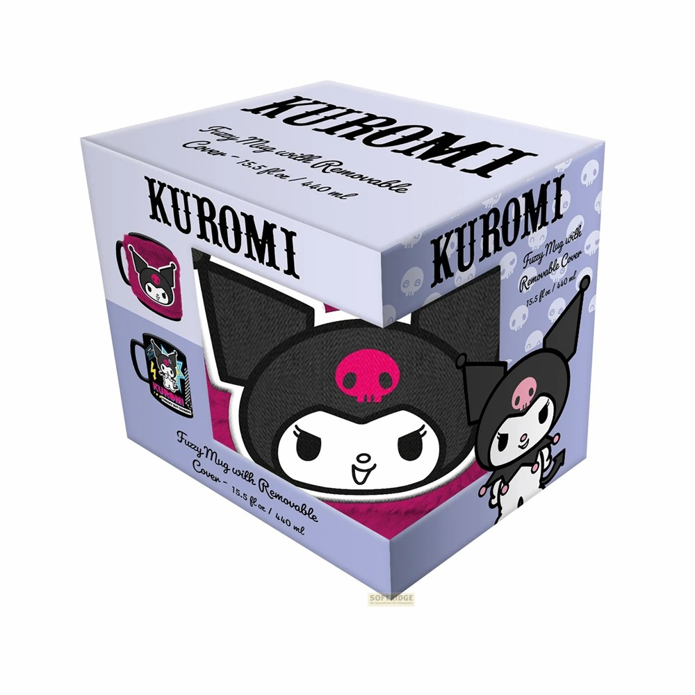 Una caja de taza peluda de Kuromi de color lila claro muestra la cara, el logo y calaveras.