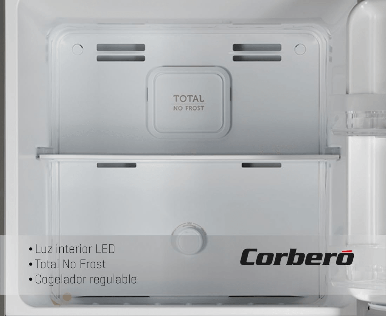 Interior de un congelador Corberó Total No Frost con luz LED y selector de temperatura.