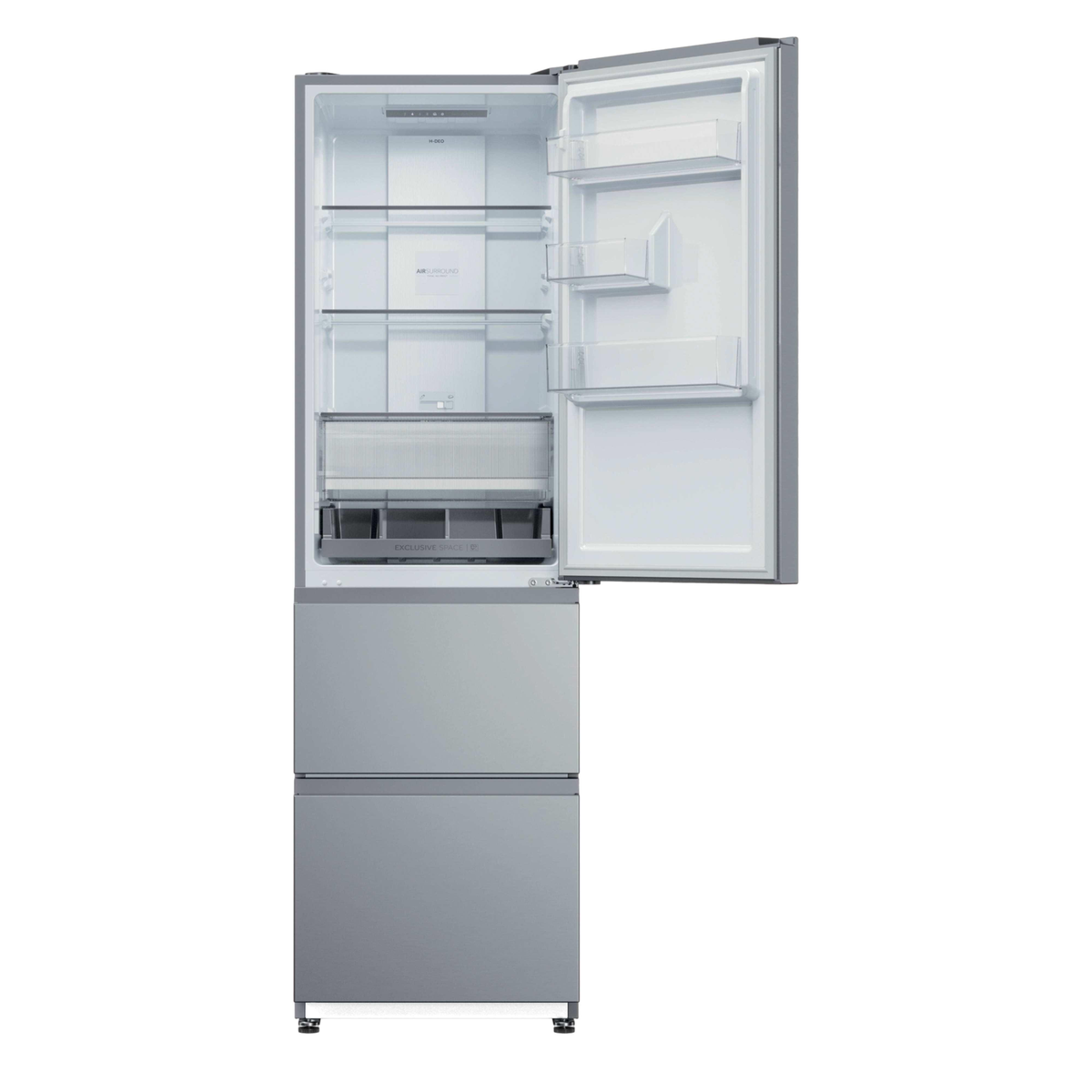 Refrigerador plateado con puerta abierta, estantes transparentes y dos cajones inferiores.