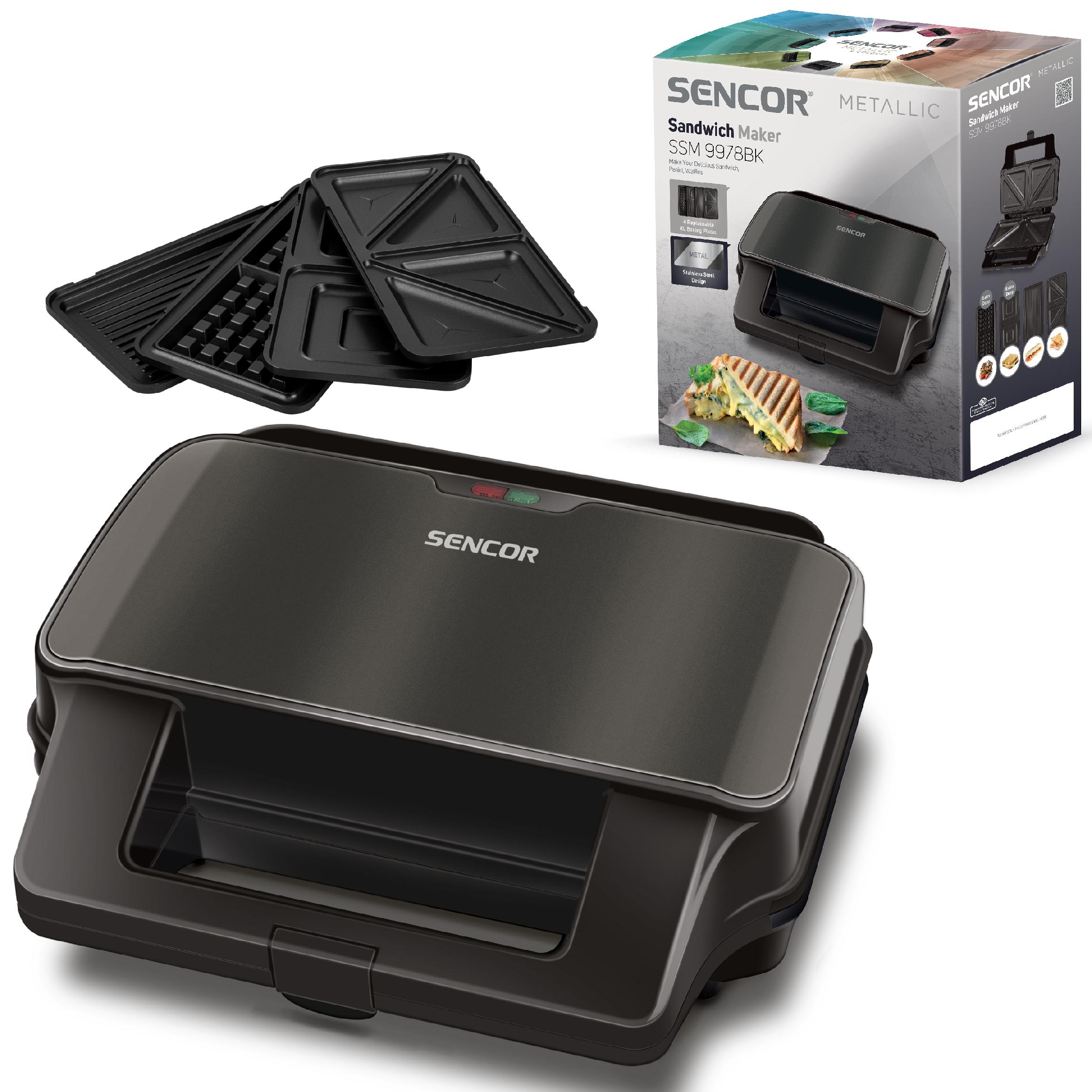 Sencor Sandwichmaker in Schwarz, mit Wechseleinsätzen und Produktverpackung auf weißem Hintergrund.