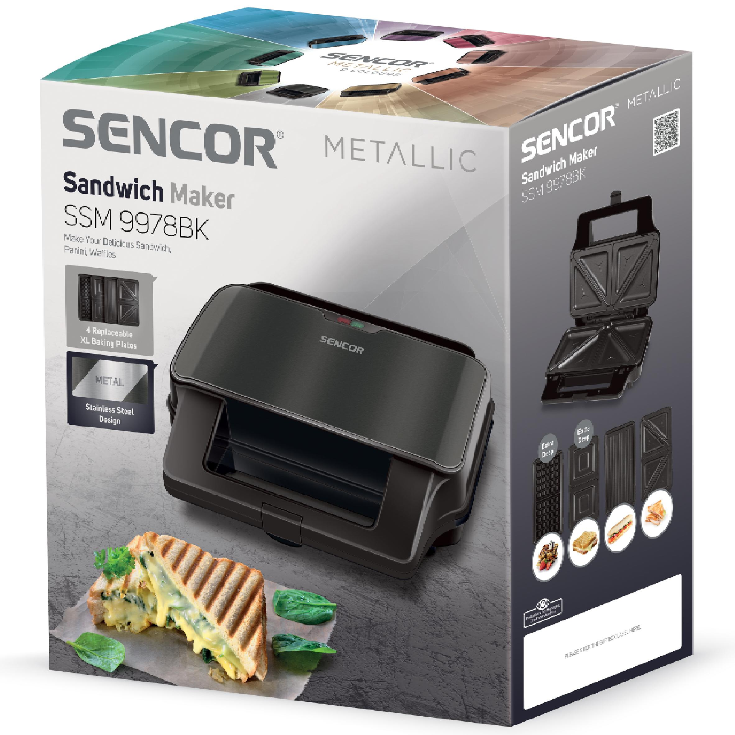 Verpackung eines Sencor Metallic Sandwichmakers in Schwarz, mit dem Gerät und einem Toasty auf der Vorderseite.