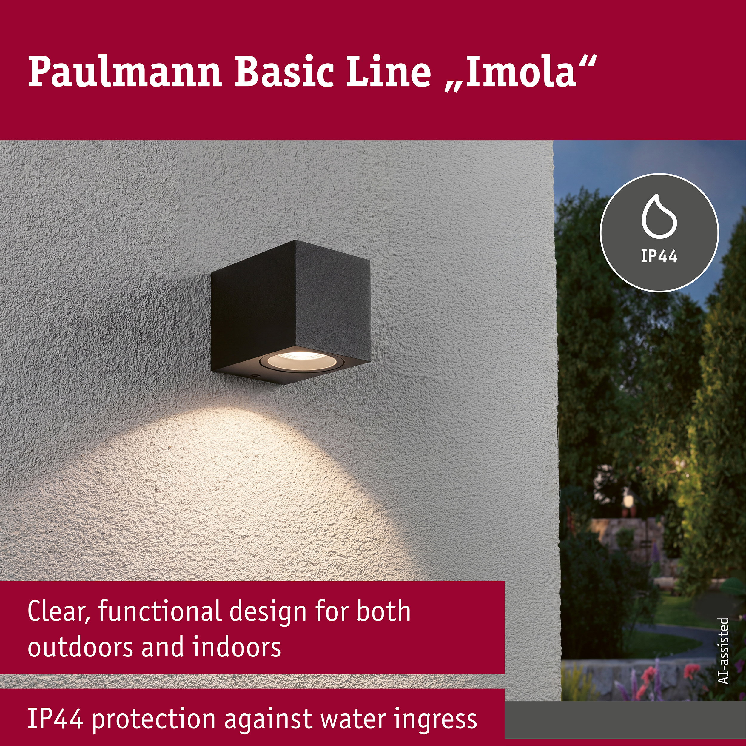 Eine schwarze Paulmann Imola Wandleuchte strahlt Licht auf eine strukturierte Wand und den Garten.
