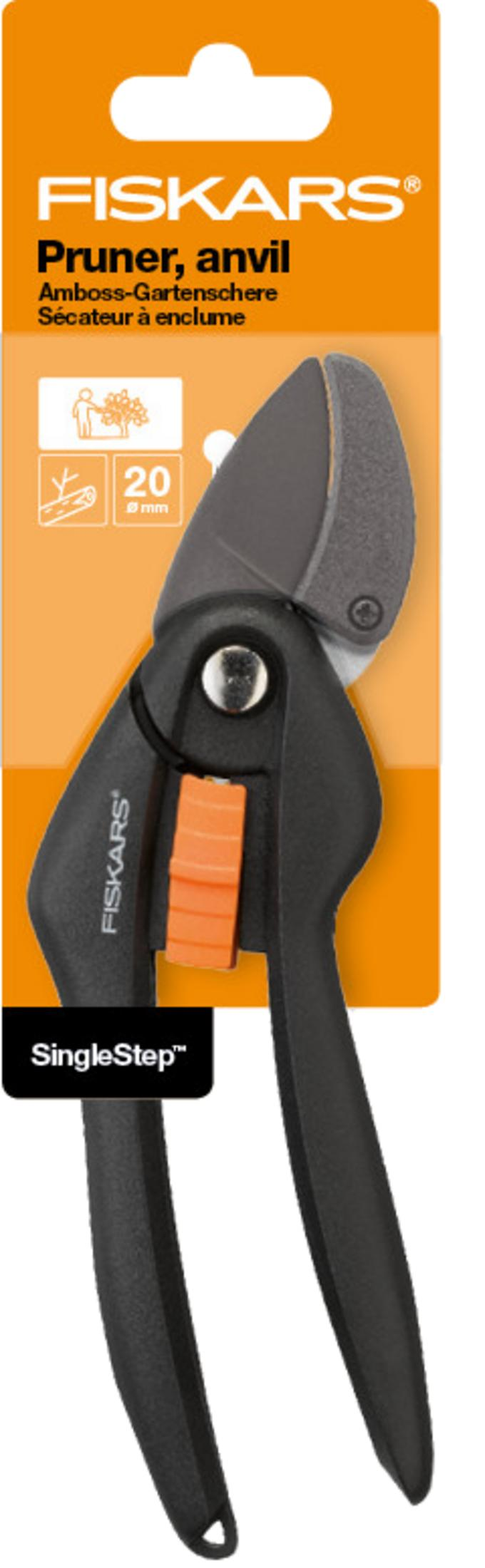 Fiskars SingleStep Amboss-Gartenschere auf oranger Verpackungskarte mit schwarzen Griffen und grauen Klingen.