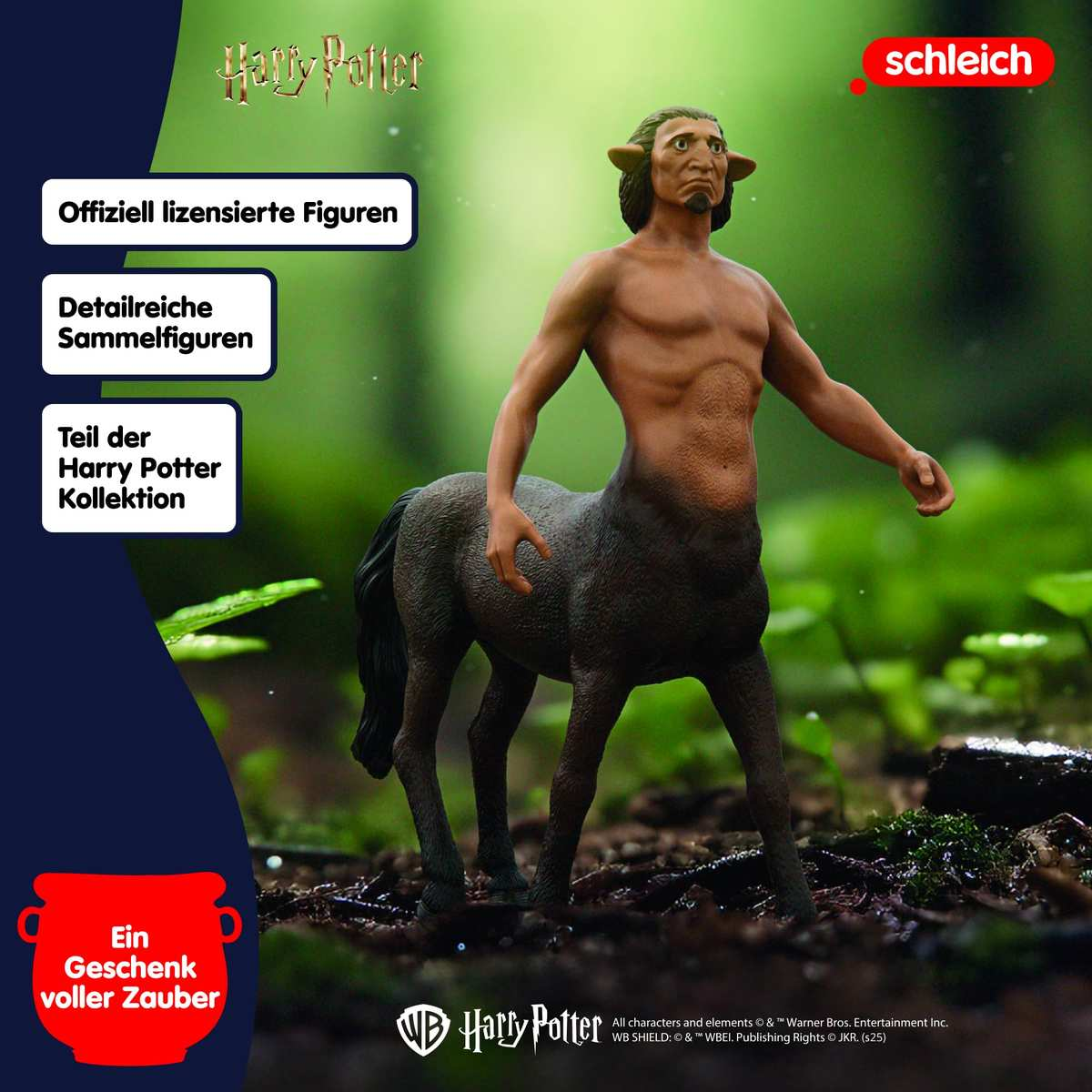 Eine detailreiche Schleich Zentaur-Sammelfigur aus Harry Potter im Wald auf Moosboden.