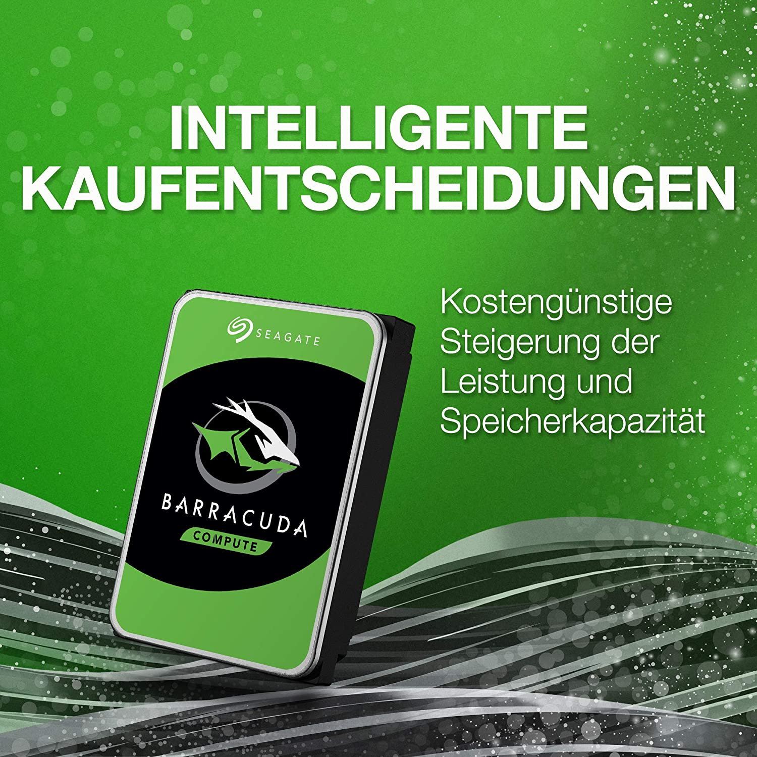 Eine Seagate Barracuda Festplatte auf grünem Hintergrund mit Werbetext zu Leistung und Speicher.