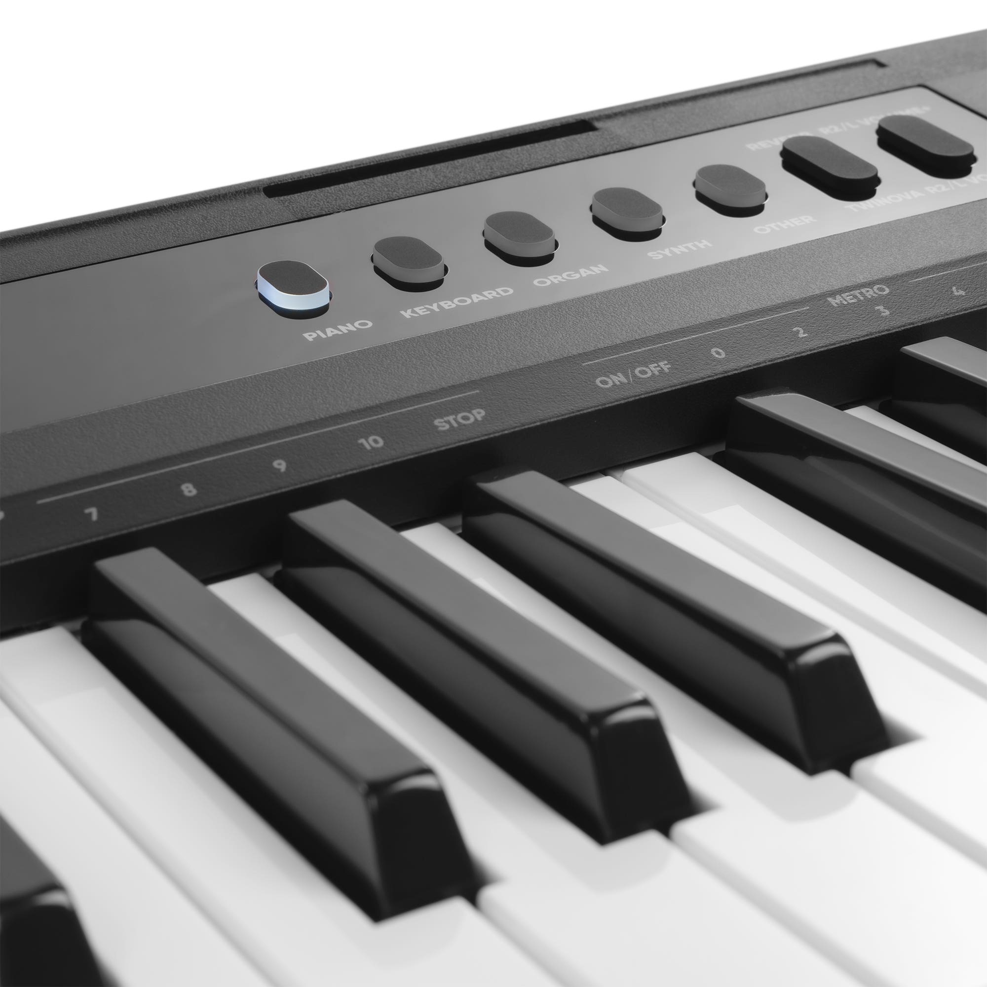 Nahaufnahme einer Digitalpiano-Tastatur mit schwarz-weißen Tasten und Bedienknöpfen.