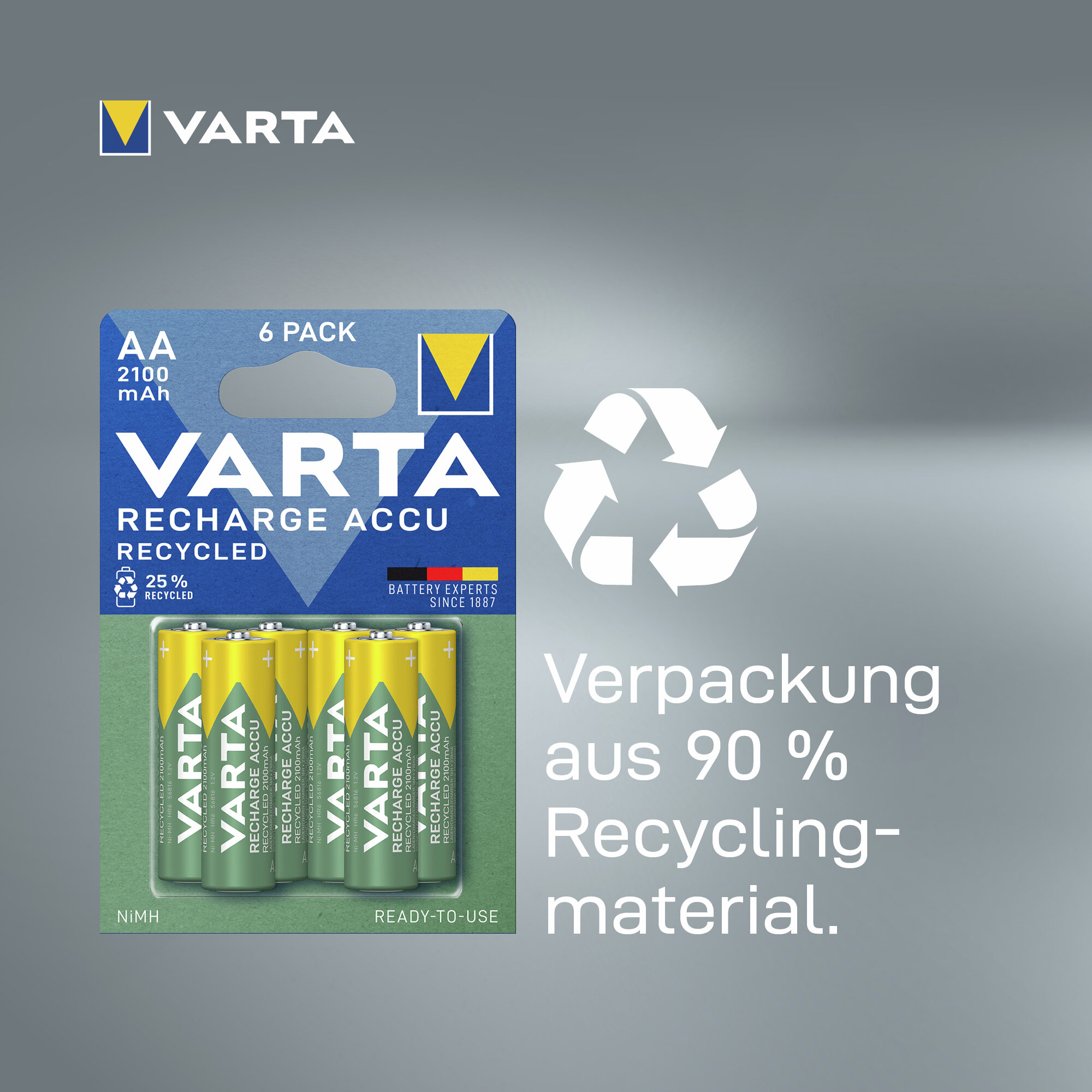 Varta AA-Akkus 6er-Pack in Recyclingverpackung mit Recycling-Symbol und Text auf grauem Hintergrund.