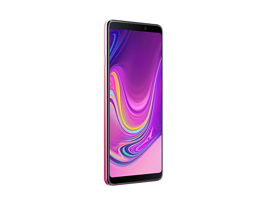 Ein rosafarbenes Smartphone mit lebendigem lila-cyanfarbenen abstrakten Hintergrundbild auf weißem Hintergrund.