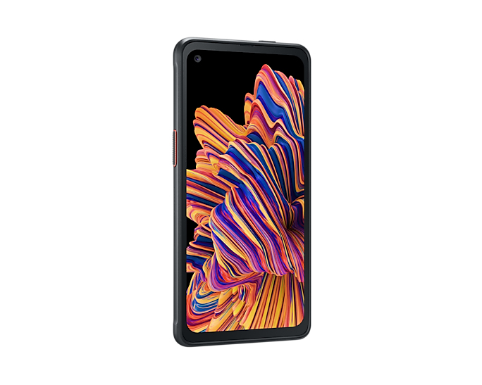 Uno smartphone nero con un vivace sfondo astratto di onde arancioni e blu su sfondo bianco.