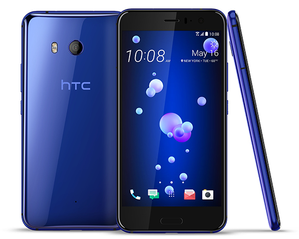Drei Ansichten eines blauen HTC-Smartphones: Rückseite, Vorderseite mit Display und schräge Seitenansicht.
