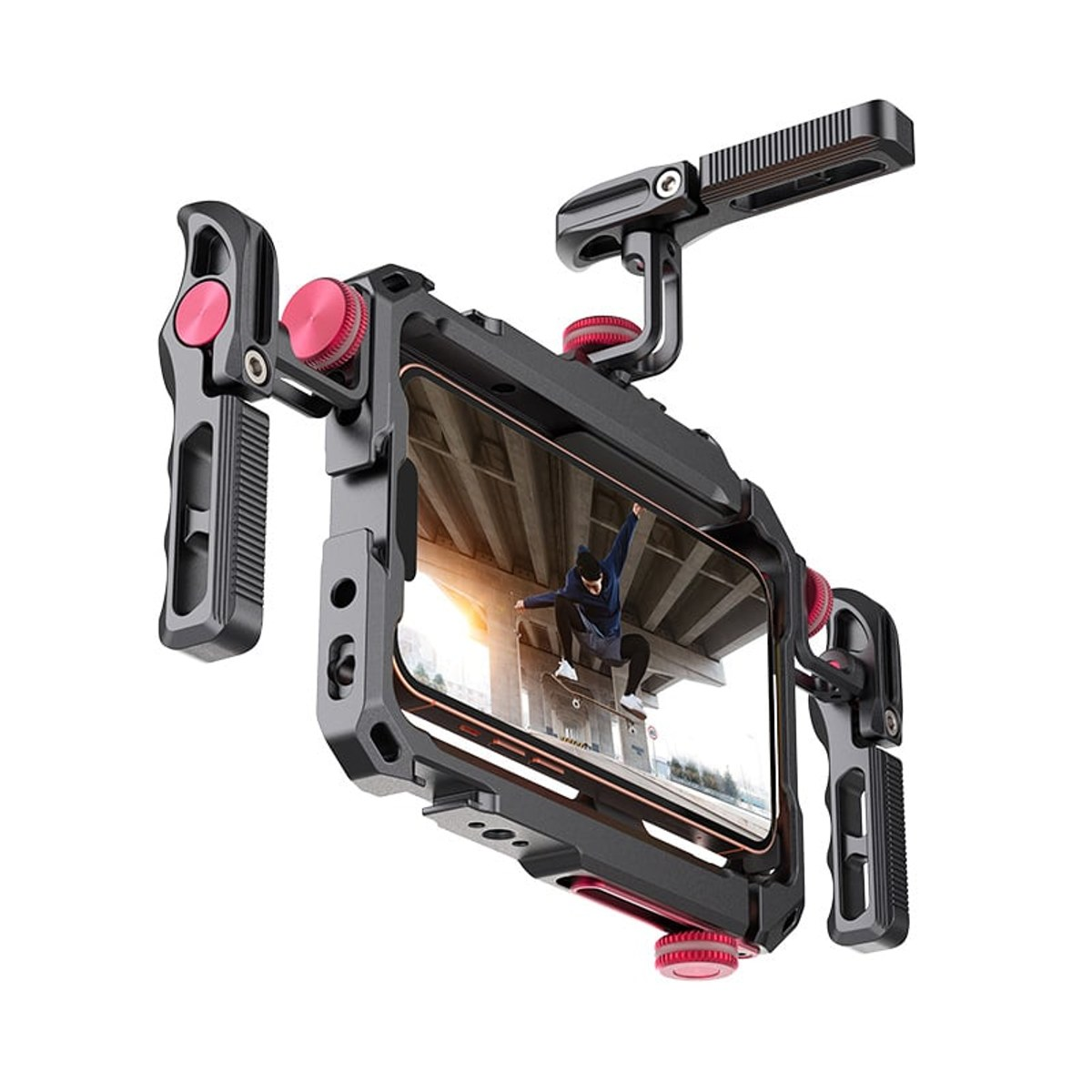 Zwarte smartphone video rig met rode accenten, handgrepen en topgreep, toont een skater op het scherm.