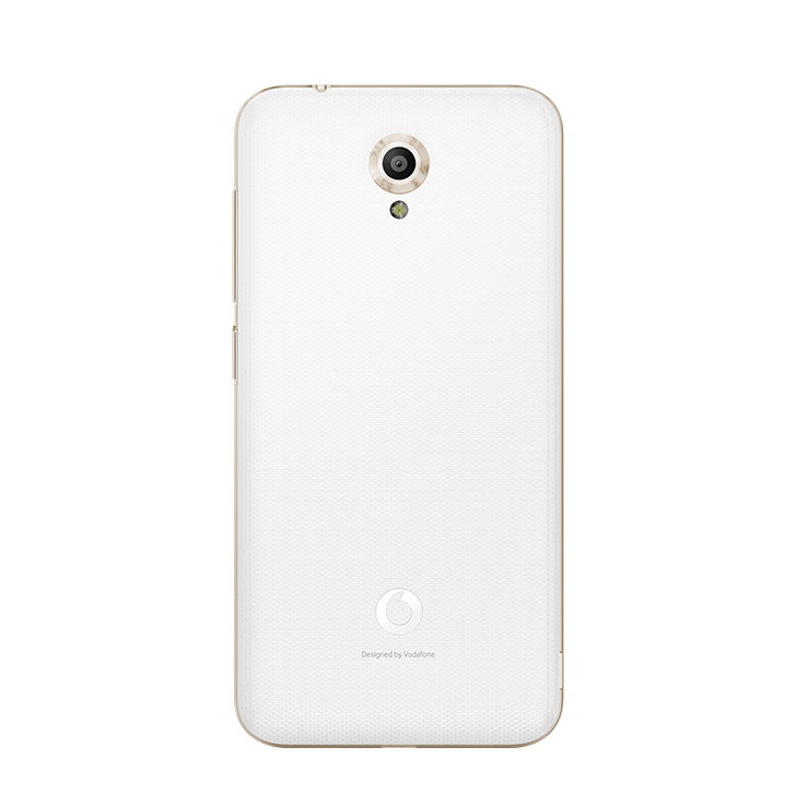 Rückansicht eines weißen Smartphones mit einer Kamera, einem Blitz und dem Vodafone-Logo auf einer weißen Fläche.
