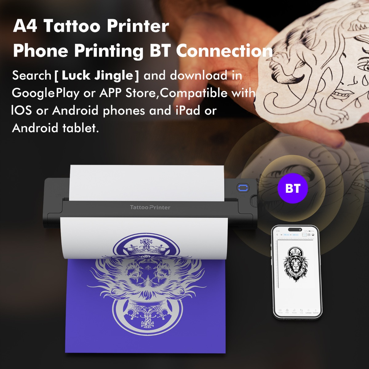 Ein A4-Tätowierungsdrucker druckt ein Löwenmotiv per Bluetooth-Verbindung von einem Smartphone.