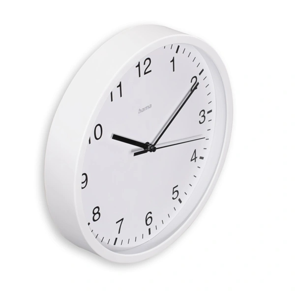 Eine runde weiße Wanduhr mit schwarzen Zahlen und Zeigern, seitlich fotografiert auf weißem Hintergrund.