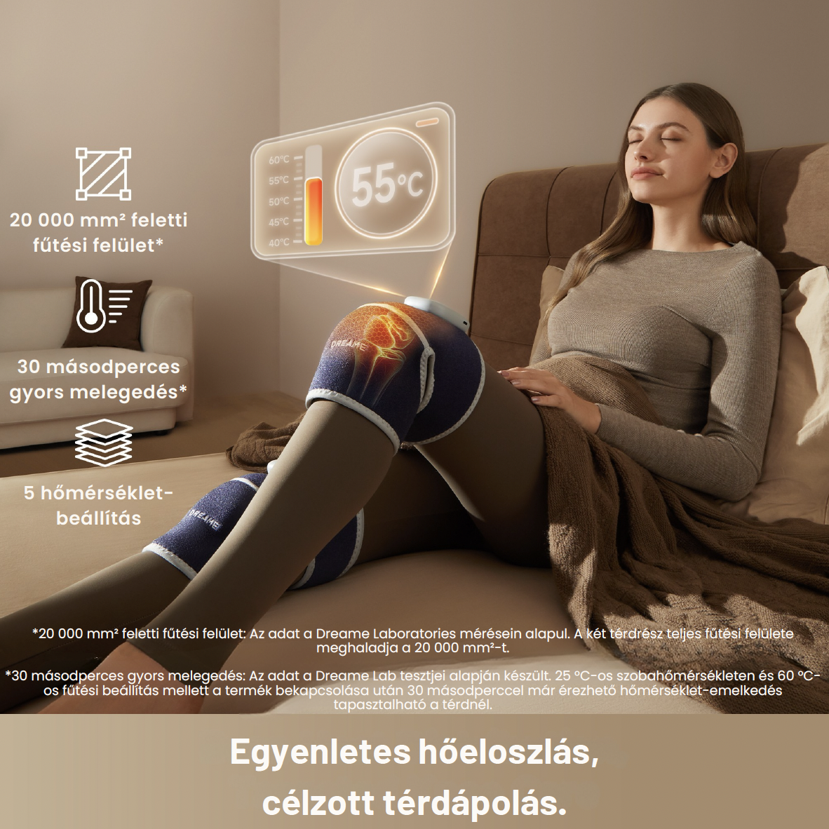 Egy ágyban ülő nő fűthető térdvédőt használ digitális kijelzővel, amely 55 Celsius-fokot mutat a terápiához.