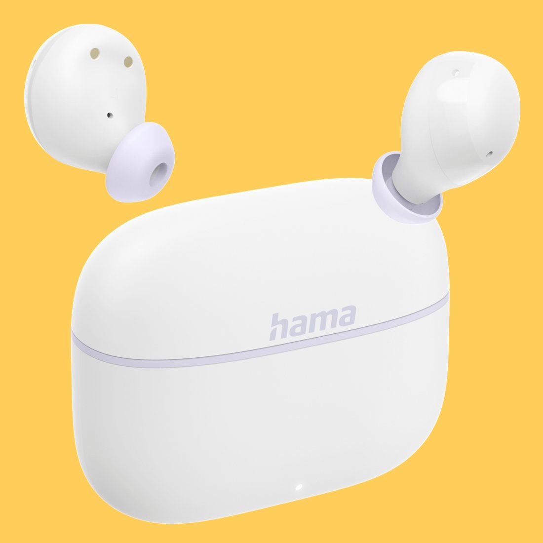 Weiße Hama In-Ear-Kopfhörer mit Ladecase auf gelbem Hintergrund.