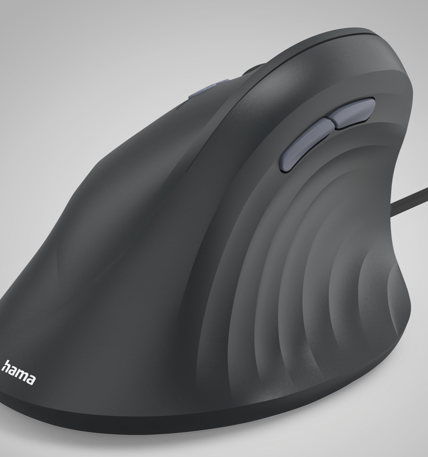 Un ratón de ordenador Hama negro ergonómico sobre fondo gris claro.