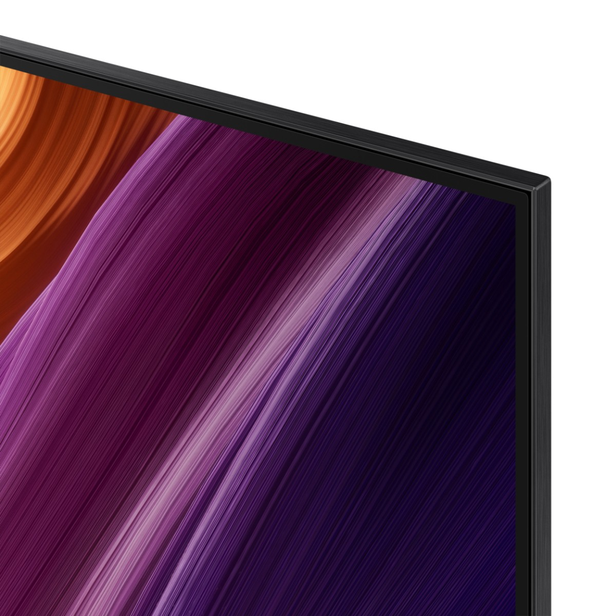 Primo piano dell'angolo superiore destro di una TV moderna con cornice sottile e display viola astratto.