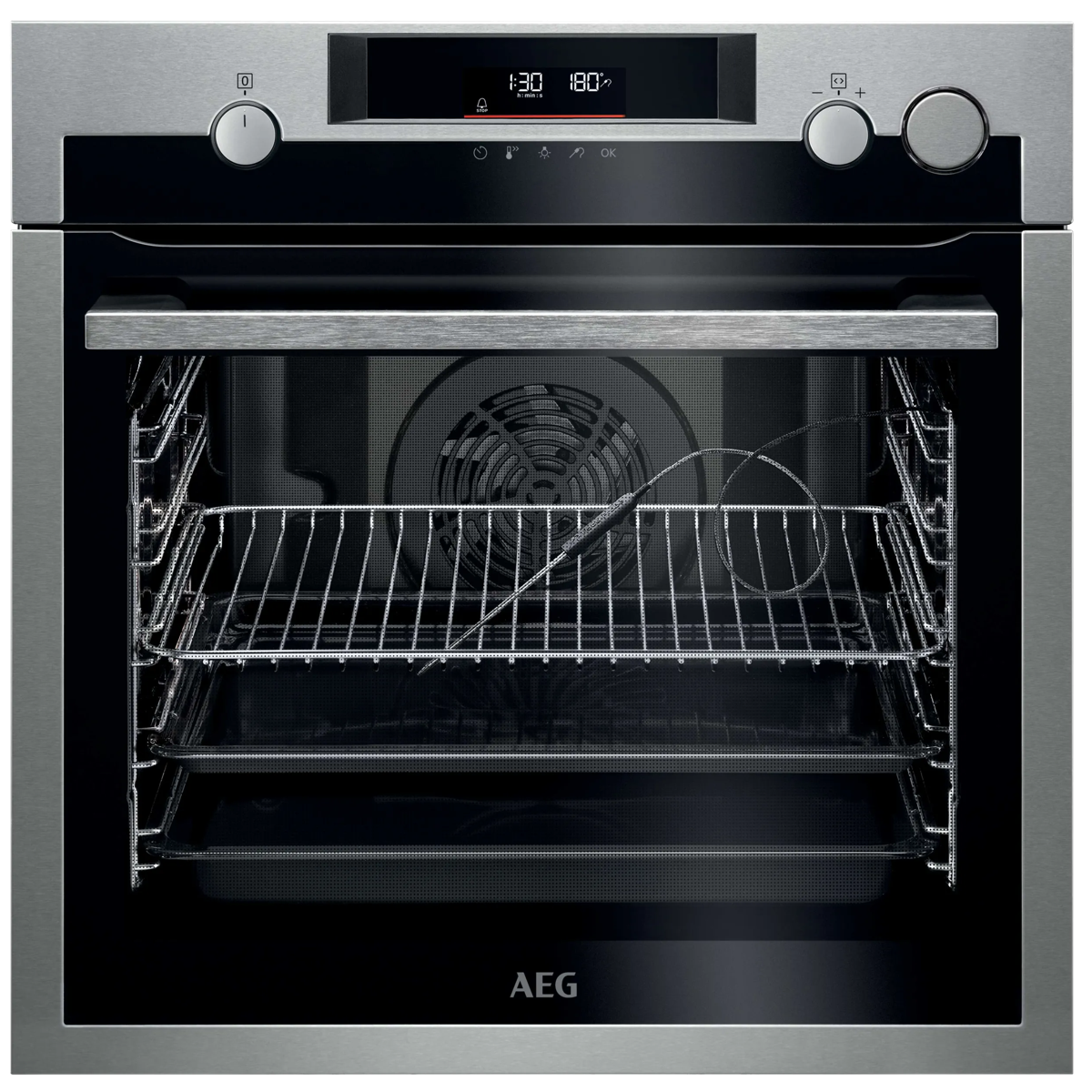 Horno AEG de acero inoxidable con puerta abierta, rejilla, bandejas y sonda térmica.