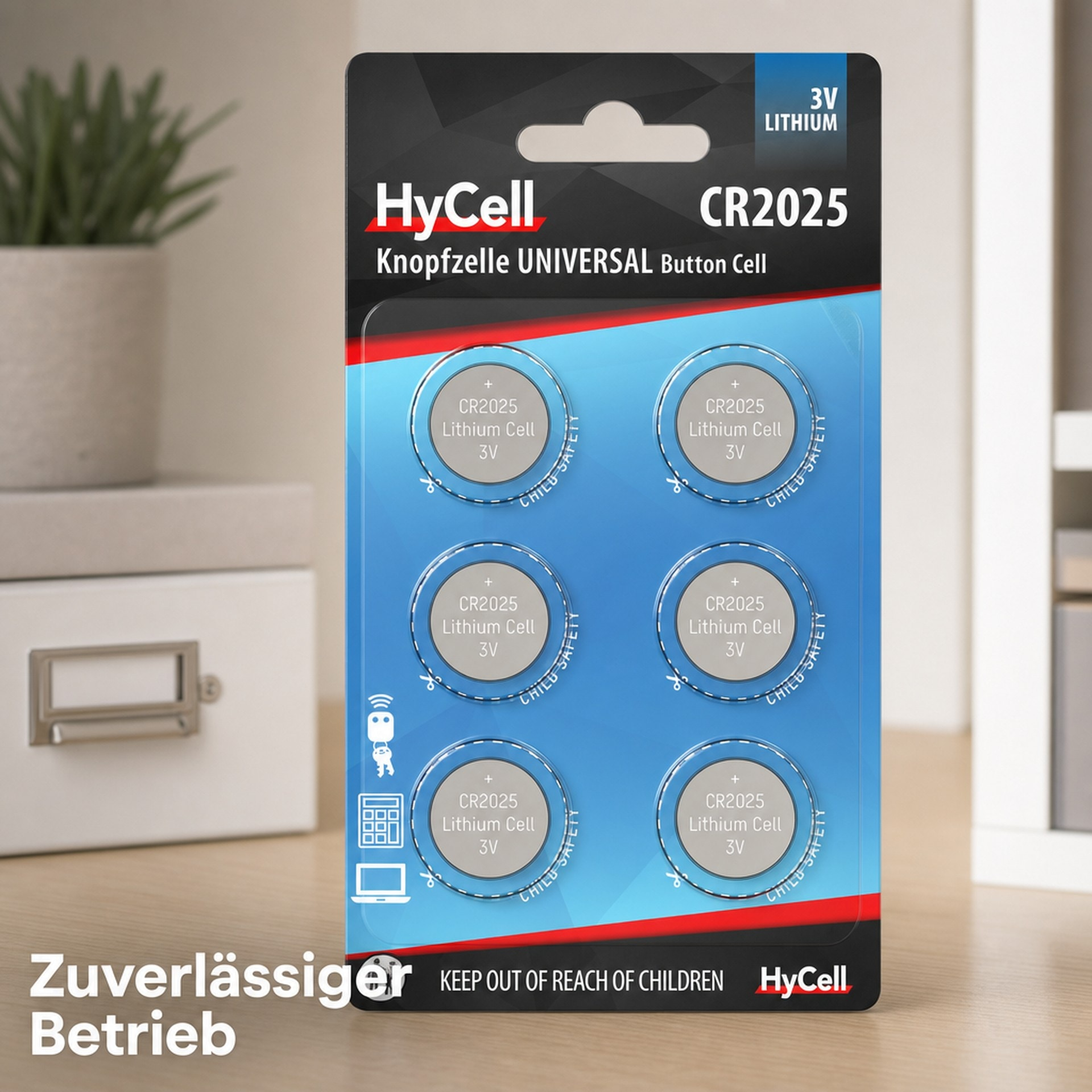 HyCell CR2025 Knopfzellen in einer Blisterverpackung stehen auf einem Holztisch.