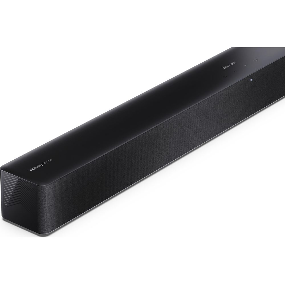 Una soundbar Sharp lunga e nera con griglia in tessuto e logo Dolby Atmos su sfondo bianco.