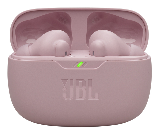 Auricolari in-ear JBL rosa in una custodia di ricarica aperta con luce LED verde.