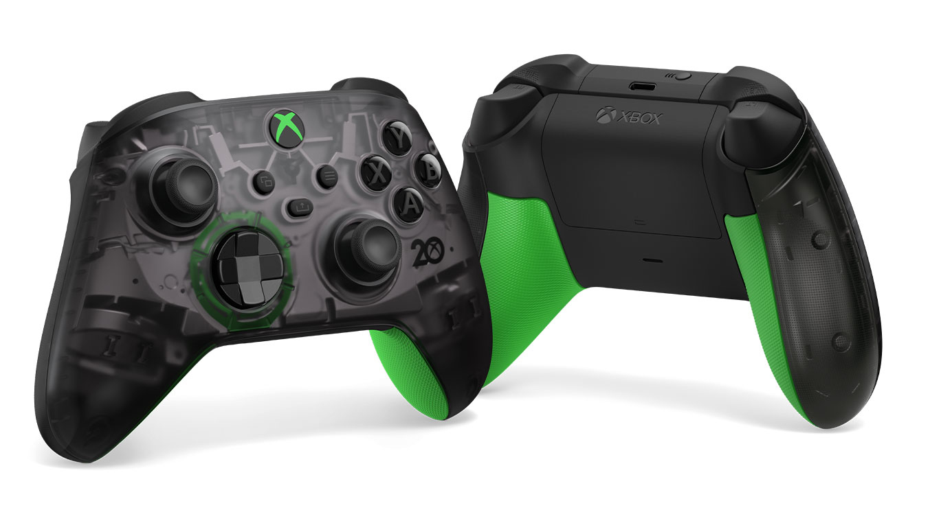 Xbox 20th Anniversary Controller in durchsichtigem Schwarz mit grünen Akzenten.