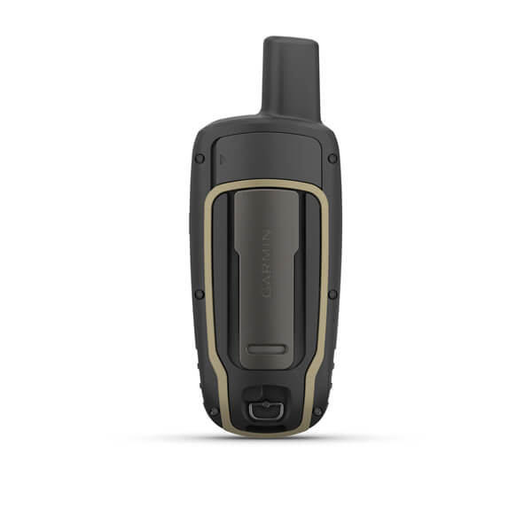 Rückansicht eines schwarz-braunen Garmin-Handheld-GPS-Geräts mit Gürtelclip und Antenne vor weißem Hintergrund.