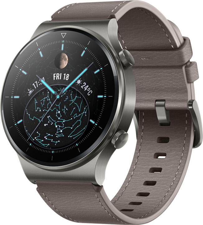 Silberne Smartwatch mit braunem Lederarmband und Sternenhimmel-Zifferblatt.