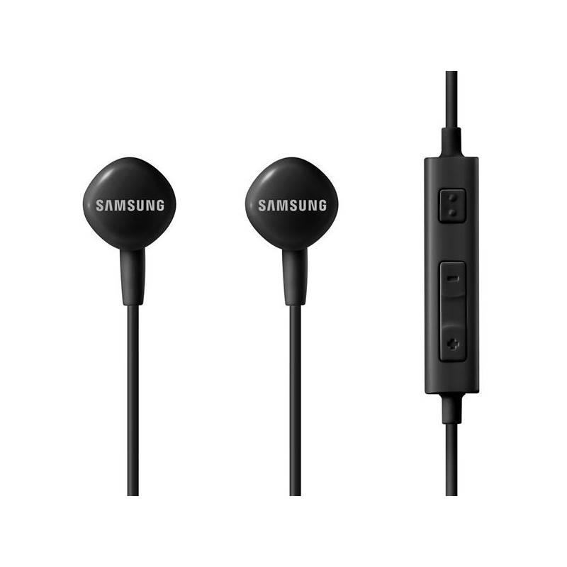 Cuffie in-ear Samsung nere con telecomando in-line su sfondo bianco.