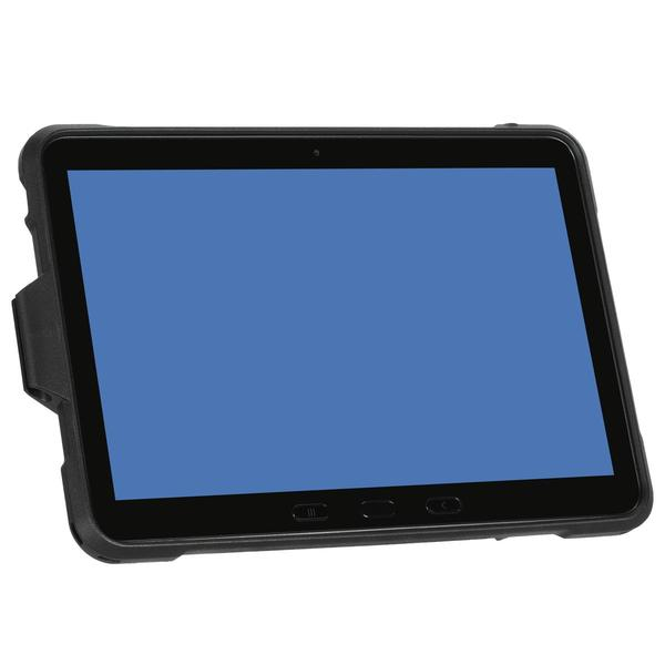 Ein schwarzes, robustes Tablet mit einem blauen Bildschirm auf weißem Hintergrund.