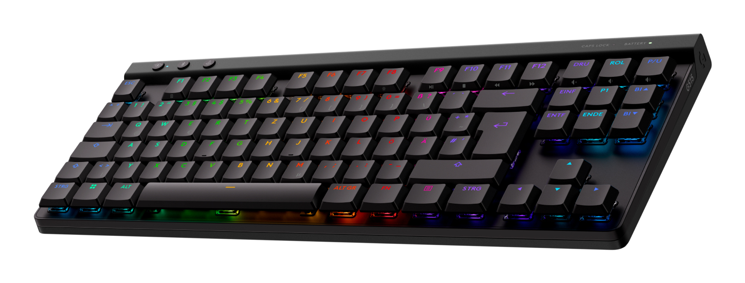Una tastiera meccanica nera con retroilluminazione RGB vista da un angolo su sfondo bianco.