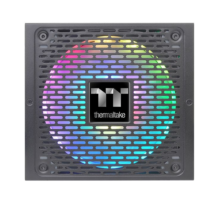 Ein schwarzes Thermaltake Netzteil mit einem bunten RGB-Lüfter hinter einem Metallgitter.