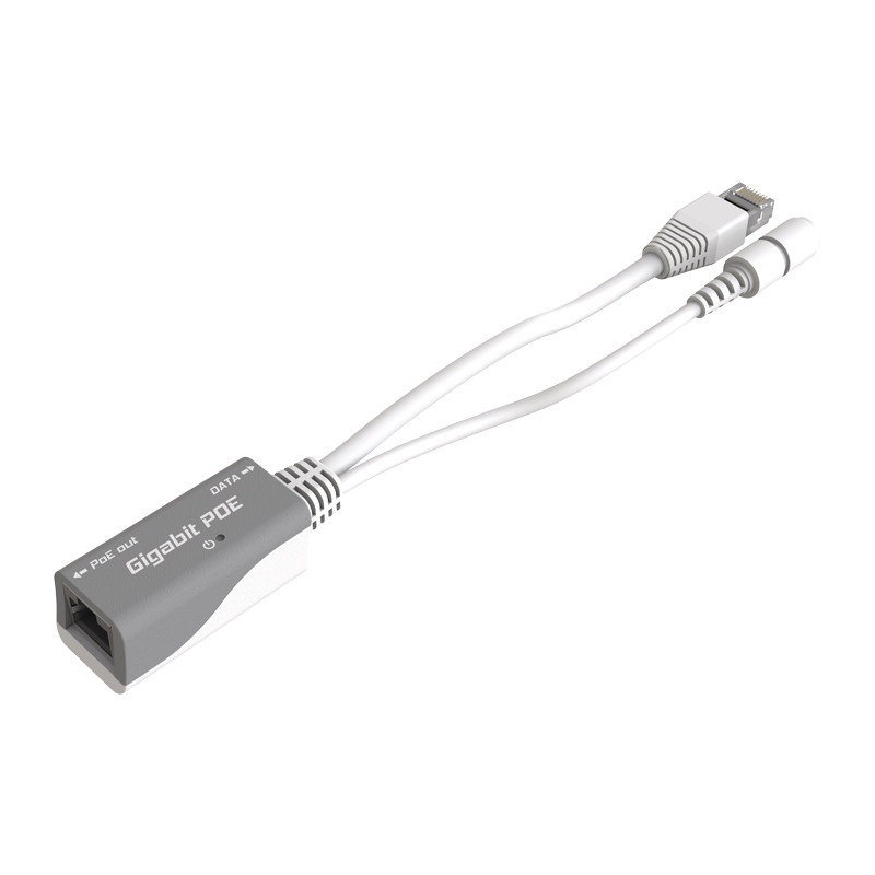 Inyector PoE Gigabit gris y blanco con dos cables blancos que terminan en un conector RJ45 y un enchufe.