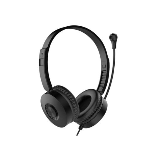 Auriculares supraaurales negros con diadema ajustable y un micrófono de varilla conectado al lado derecho sobre fondo blanco.