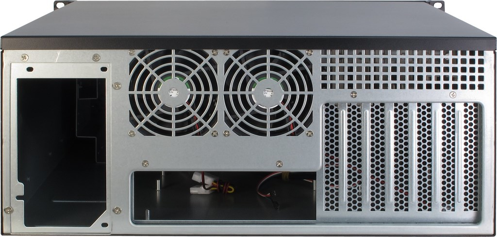 Vista trasera de un chasis de servidor negro con dos ventiladores integrados y paneles de ventilación perforados.