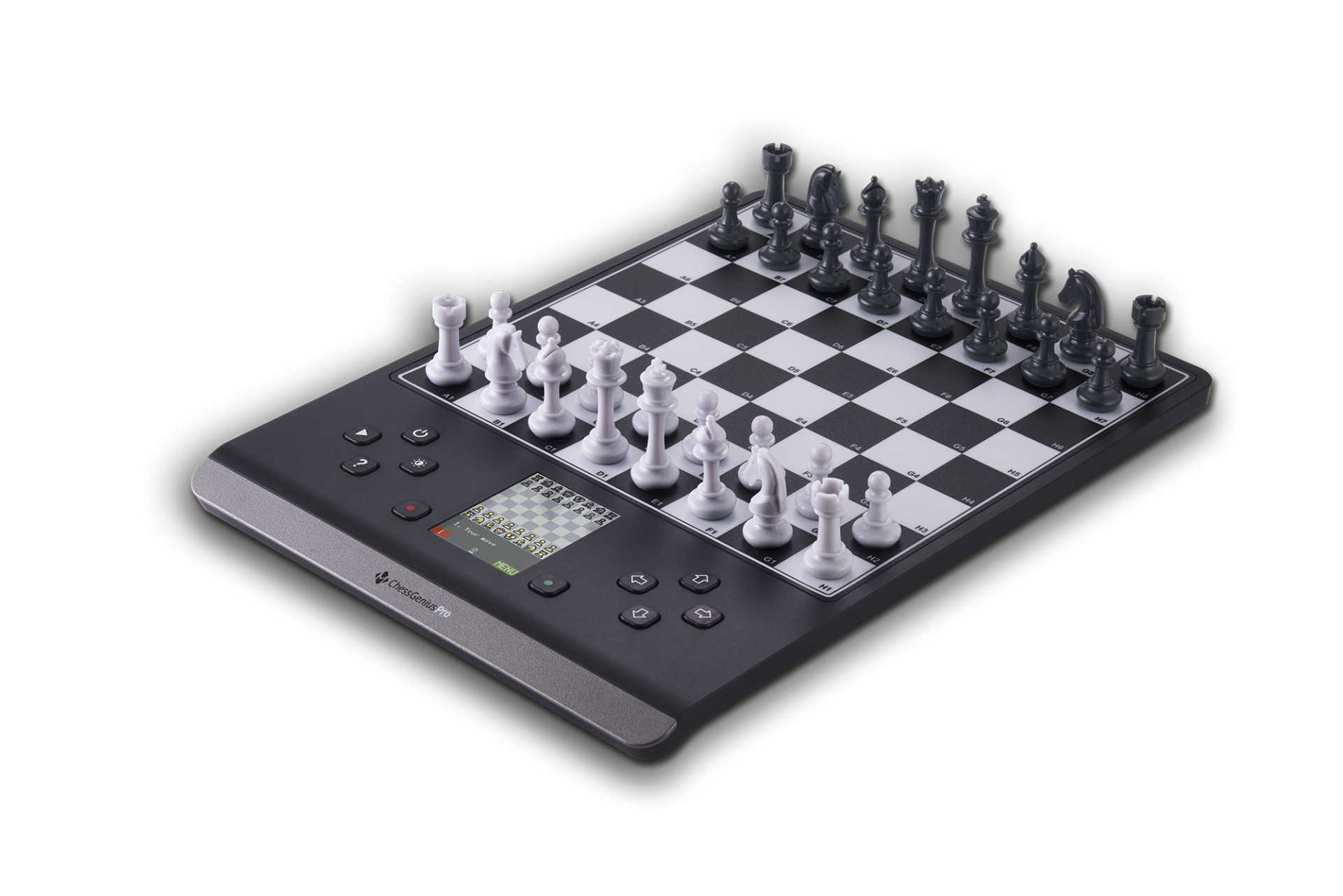 Ein elektronisches Schachspiel mit schwarzen und weißen Figuren und einem kleinen Bildschirm auf dem Brett.