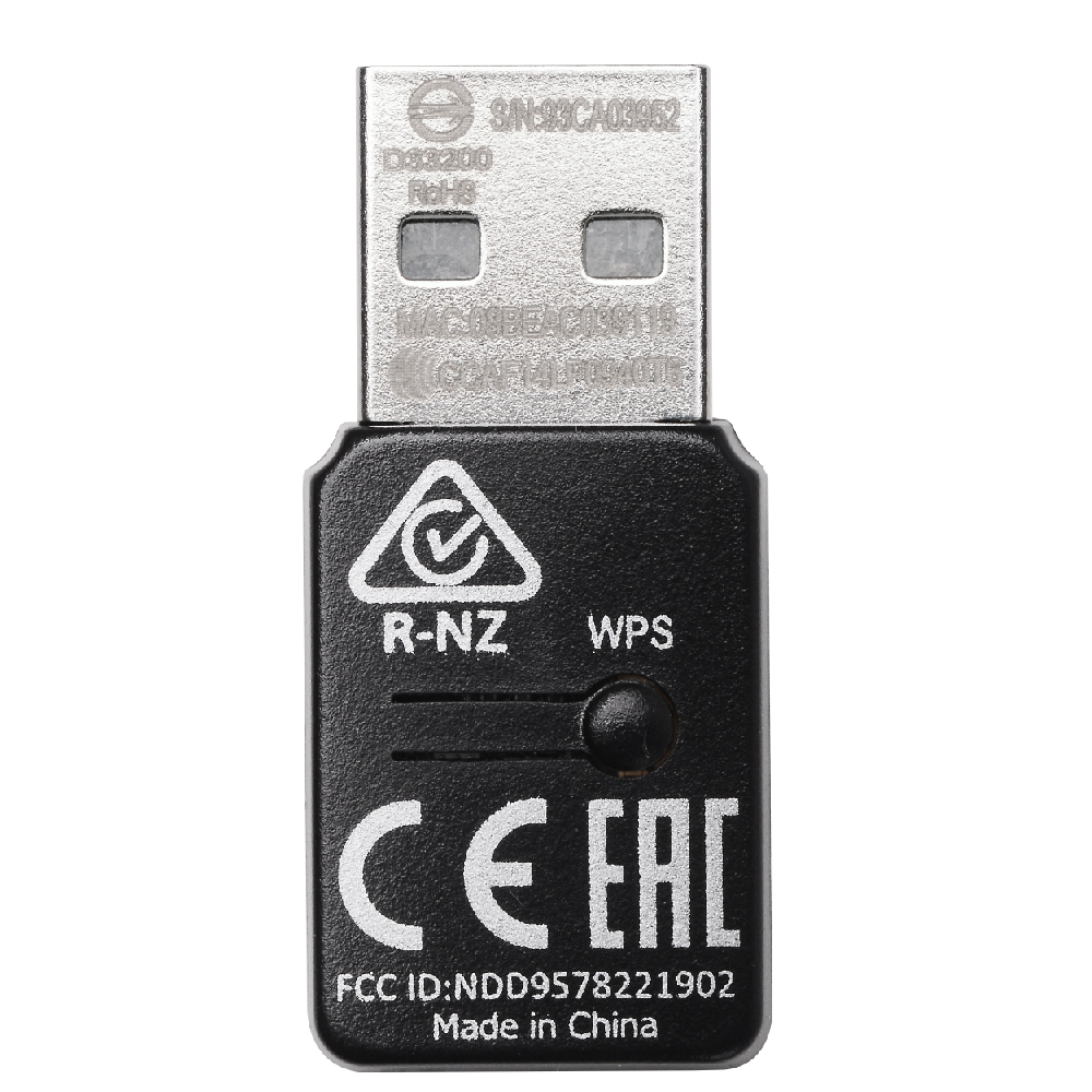 Ein schwarzer USB-WLAN-Adapter mit Text und Zertifizierungslogos auf weißem Hintergrund.