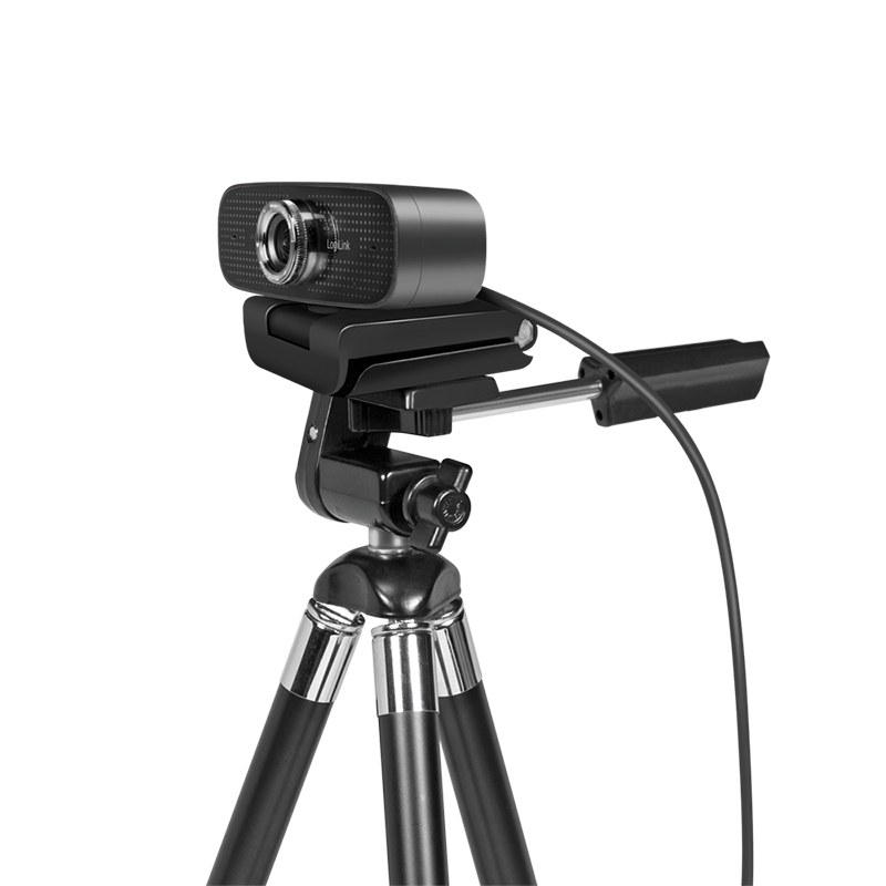 Webcam nera montata su un treppiede su sfondo bianco.