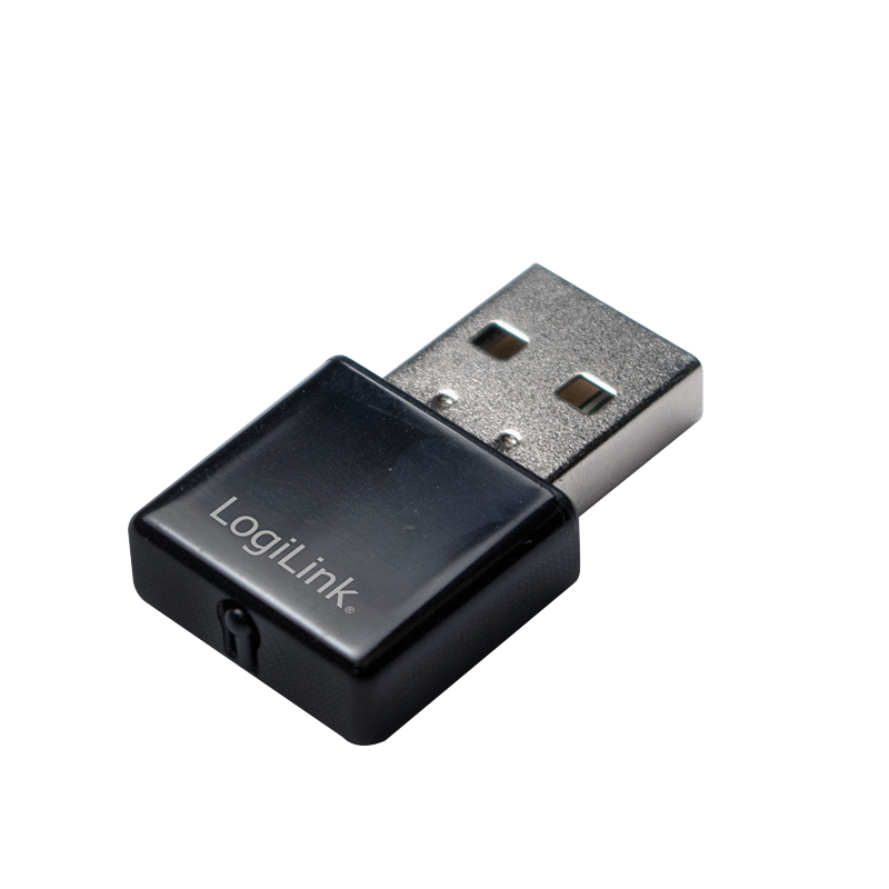Ein kleiner schwarzer LogiLink USB-Adapter auf weißem Hintergrund.