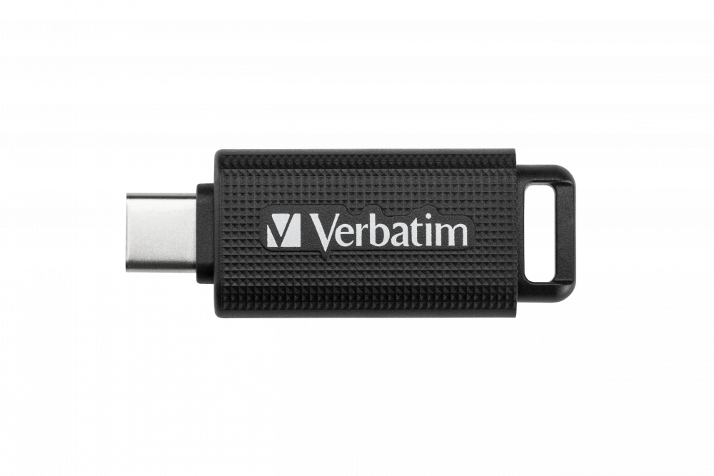 Una memoria USB-C Verbatim negra con superficie texturizada sobre fondo blanco.