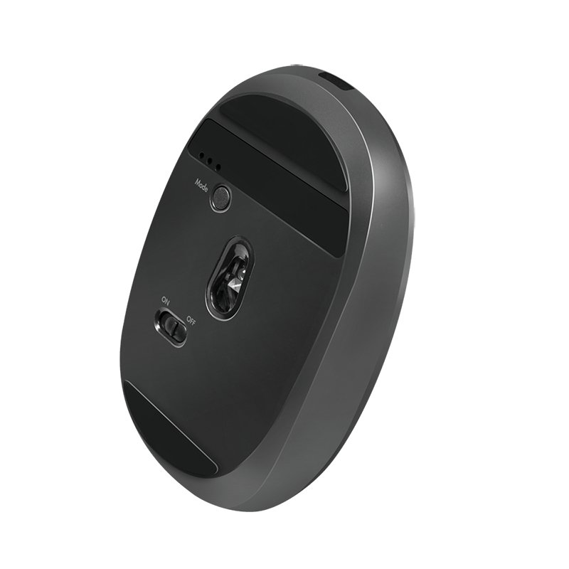 Vista inferior de un ratón inalámbrico gris que muestra el sensor óptico, interruptor y botón de modo.